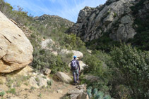 Avanzamos ahora por la vertiente occidental del Rec de Sant Onofre.