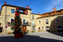 Plaza Mayor de Capmany.