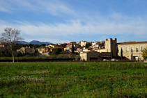 Vistas del pueblo de Capmany.