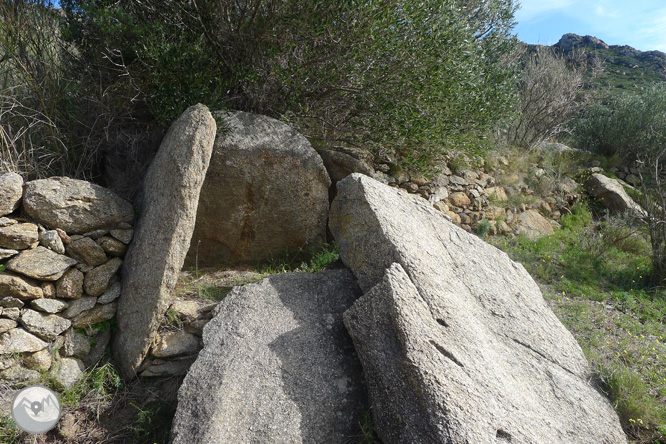 Itinerario megalítico de la Fontasia en Palau-saverdera 1 