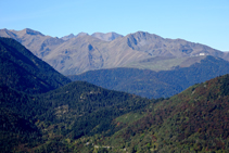 Vista hacia el el Pirineo francés y Luishon.