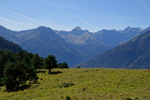 La cordillera pirenaica bajando hacia Arres de Sus.