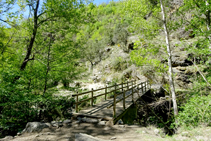 Puente sobre el río de Caregue.