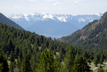 Impresionantes vistas hacia la sierra del Cadí.