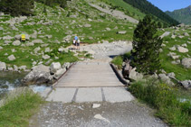 Puente a través del cual cruzamos hacia el margen occidental del valle de Gaube.