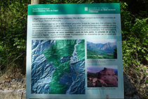 Panel explicativo del Espacio Natural y Protegido de la sierra de Aubenç y Roc de Cogul.