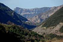 Arcalís bajo la Geganta Adormida.