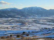 Vistas hacia las estaciones de esquí de la Molina y la Masella con la Tosa d´Alp.