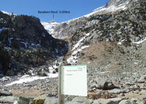 El barranco de Riumalo y el Besiberri despuntando al fondo.