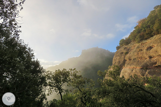 El Montcau (1.056 m) desde el Marquet de les Roques 1 