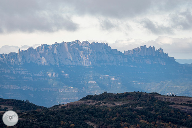 El Montcau (1.056 m) desde el Marquet de les Roques 1 