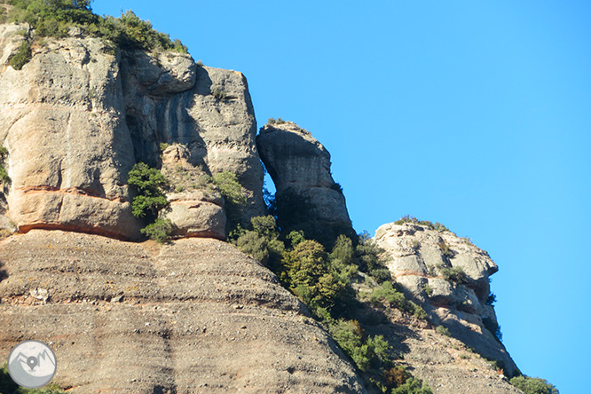 El Montcau (1.056 m) desde el Marquet de les Roques 1 