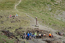 Ambiente excursionista en el collado de Finestrelles.