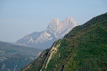 La inconfundible silueta del Pedraforca (2.506m).