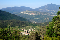 Sant Julià de Cerdanyola y los riscos de Vallcebre.