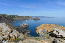 Isla de Portaló desde el mirador de Pamperris.