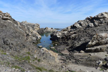 El Rec de Francarlos desembocando en el mar.