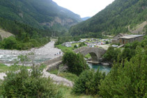 Puente de Bujaruelo y refugio de Bujaruelo.