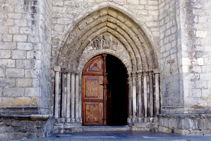 Portal de la iglesia de Vielha.