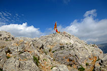 A punto de coronar la cumbre del Pollegó Superior (2.506m).