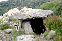 Dolmen bajando hacia Palau-saverdera.