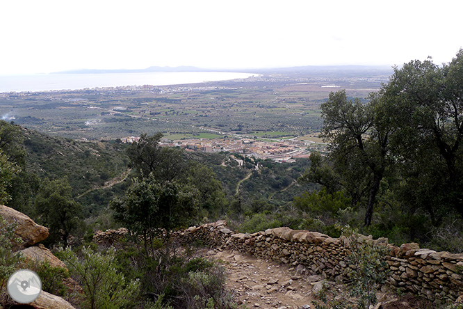 Por los dominios de Sant Pere de Rodes 1 