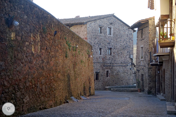 Por antiguos caminos de monjes en Sant Julià del Mont 1 