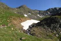 Subiendo hacia el lago de los Meners de la Coma.