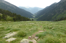 Bajando hacia el valle de Ransol.