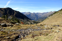 Llegamos al desvío por donde hemos pasado de subida.