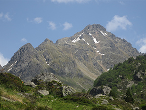 Pico de Rulhe (2.783m) desde el Pla de las Peyres 