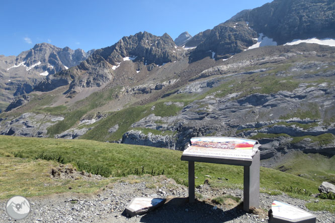 Pico de Tentes (2.322m) desde el collado de Tentes 1 