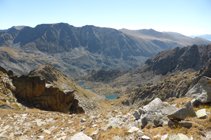 Tres pequeños lagos en la vertiente S del pico de los Colells.