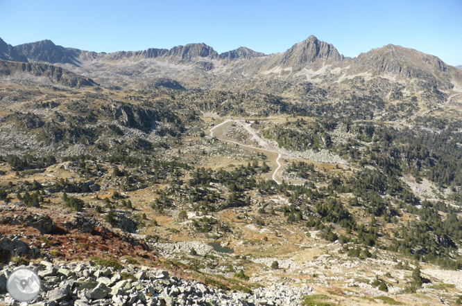 Pico de Montmalús (2.781m) y circo de los Colells 1 