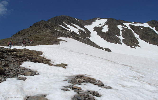 Carlit (2.921m) desde el embalse de las Bulloses 1 