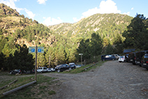 Aparcamiento de la Molinassa, lugar donde podemos estacionar los vehículos.