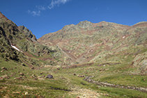 Zona abierta antes de llegar a la base de la Coma d´Estats.