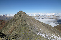 Vistas hacia el próximo pico Verdaguer, compañero noroccidental de la Pica d´Estats.