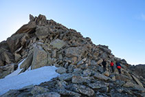 Cresta O del pico de Amitges.