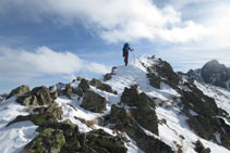 Llegando a la cima del pico de Pedrons.