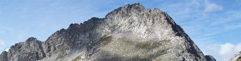 Pico de Peguera (2.983m) y pico de Monestero (2.877m)