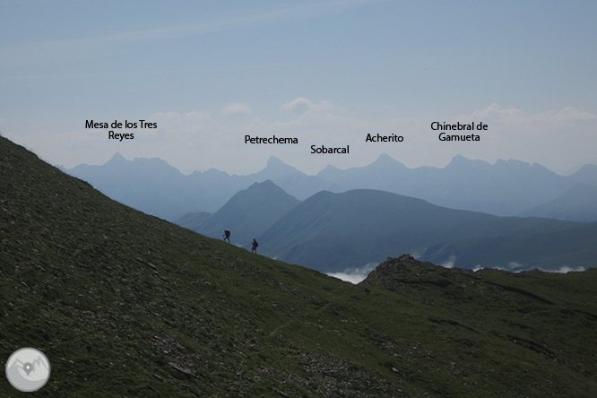 Pico Ori (2.017m) desde el puerto de Larrau 1 