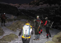 Cartel de señalización: a la izquierda hacia el collado de Eriste o a la derecha hacia collado de la Piana (y valle de Estós).