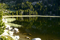 Lago Sec, situado muy cerca del refugio de Malniu.