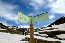 Señalización vertical, enlazamos con el sendero 101.