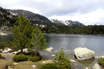 Llegamos al hermoso paraje del lago de Malniu.