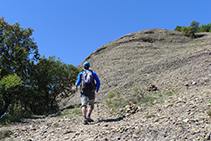 Subimos hacia la ermita de Sant Salvador en fuerte pendiente.