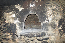 Horno de piedra que hay en la Casa del Corb.