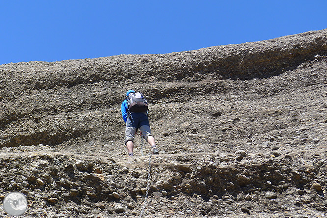 Roca del Corb y Roc de Cogul desde Peramola 1 