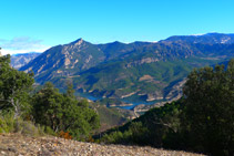 Pantano de Oliana desde el collado de Sant Honorat.